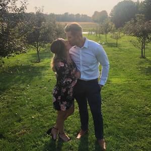 Meet your Posher, Hilary